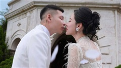 Trung vệ điển trai U23 Việt Nam cưới hot girl Hà Nội