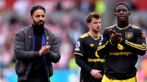 Cũng là 3-4-3, sao MU thê thảm, còn Crystal Palace lại 'lên đồng'?