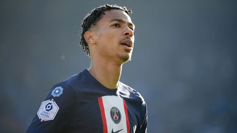 Hugo Ekitike & cú vấp đầu đời tại PSG vì Messi - Neymar - Mbappe