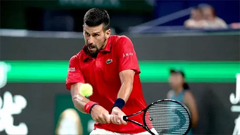 Novak Djokovic vượt qua áp lực, đánh bại Hanfmann tại Thượng Hải