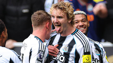 Woltemade ghi tên vào lịch sử Newcastle
