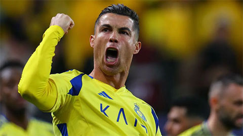 Ronaldo trở thành tỷ phú bóng đá đầu tiên