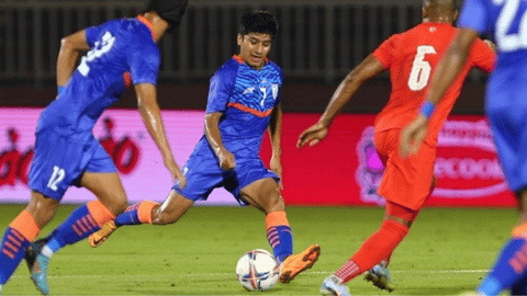 Kết quả Singapore 1-1 Ấn Độ: Ấn Độ thoát thua dù chơi thiếu người