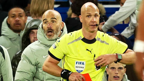 Maresca giải thích lí do ăn mừng như Mourinho rồi nhận thẻ đỏ