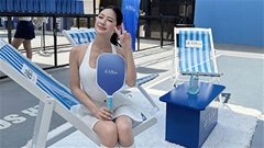 Người mẫu Hà thành Túc Anh Hoa khoe dáng điểm 10, 'đu trend' pickleball cực chất