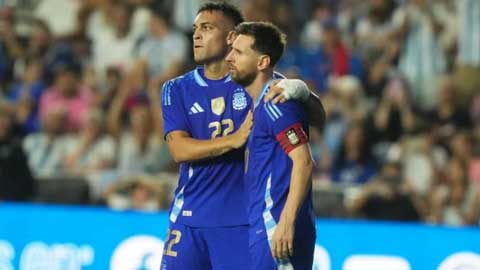 Xem Messi giật gót kiến tạo không cần nhìn cho đồng đội lập công