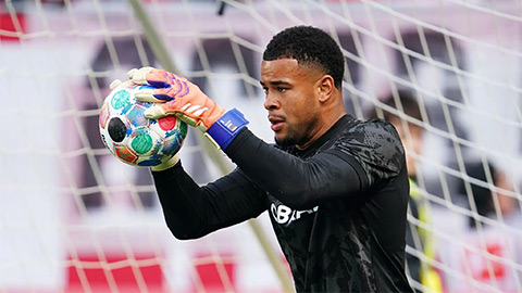 MU nhắm đến thủ môn phá kỷ lục Bundesliga