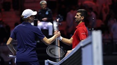 Jannik Sinner hạ gục Novak Djokovic, hẹn Carlos Alcaraz ở chung kết Six Kings Slam