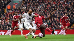 Bàn thắng của MU trước Liverpool lẽ ra không được tính?