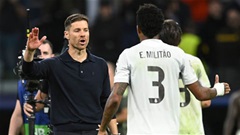 Xabi Alonso phải cầu nguyện trọng tài không đuổi Militao