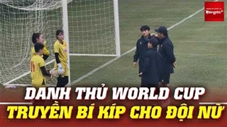 Cận cảnh huyền thoại 4 lần dự World Cup chỉ cách bắt bóng cho Kim Thanh và các thủ môn