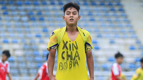 Lý Trung Hiếu, cầu thủ U14 Hà Nội xin cha từ bỏ bia, rượu: 'Tôi mừng vì cha hứa từ bỏ'
