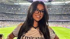 Cựu WAG MU 'nóng bỏng hơn mặt trời' gây chú ý tại El Clasico