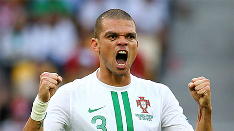 Top 5 cầu thủ đáng sợ nhất trong lịch sử bóng đá