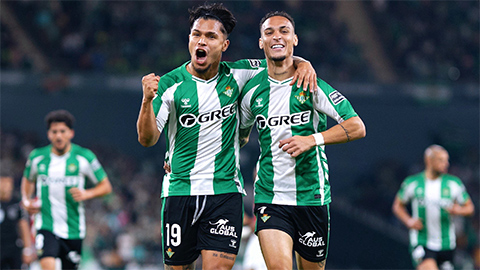 Antony thăng hoa giúp Betis vào top 5, Milan hạ đẹp Roma chiếm hạng 3 Serie A