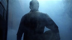 Sao Premier League bị đe dọa bằng súng ngay trên đường phố