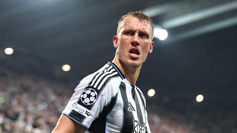 Siêu phẩm bằng đầu gây địa chấn ở Champions League