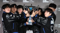 T1 & Faker hạ gục KT Rolster sau loạt BO5 nghẹt thở, vô địch CKTG 3 năm liên tiếp