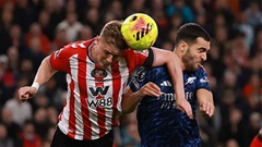 Cộng đồng mạng dậy sóng khi Arsenal mất quả 11m ở trận hòa Sunderland