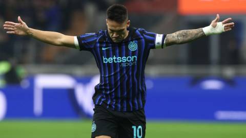 Bàn thắng lạ thường đưa Lautaro Martinez vào lịch sử Inter