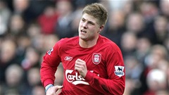 Cựu tiền đạo Liverpool được fan 'xin làm con rể' vì cô con gái quá xinh đẹp