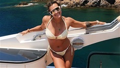 Aryna Sabalenka sang Maldives uống tequila sau khi vuột mất khoản thưởng kỷ lục 4 triệu bảng