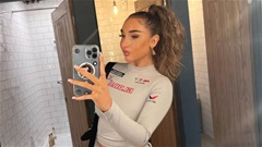 Con gái siêu gợi cảm của huyền thoại MU khen bố là vĩ đại nhất