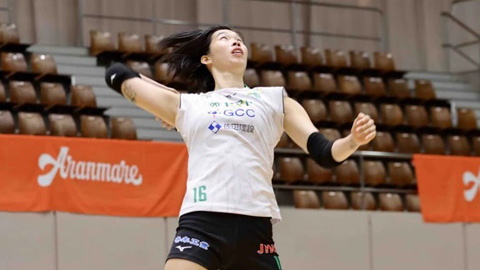 Thanh Thúy chơi hay khiến 2 sao bóng chuyền Thái Lan choáng ngợp