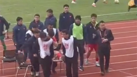 Văn Trường có thể bị chấn thương dây chằng