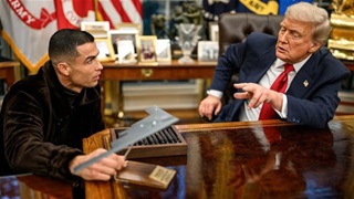 Xem Tổng thống Trump chơi bóng với Ronaldo