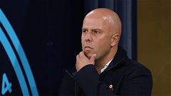 Slot được khuyên giữ lại dù Liverpool khủng hoảng