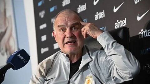 Marcelo Bielsa phát 'độc' trong cuộc họp báo kinh điển
