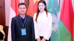 Đại kiện tướng Lại Lý Huynh đánh đôi cùng kỳ thủ nữ xinh đẹp, kết quả bất ngờ