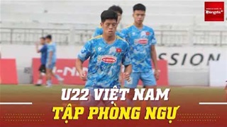 HLV Kim Sang Sik tận dụng chiều cao khủng của Quang Kiệt và Hiểu Minh để luyện các bài phòng ngự