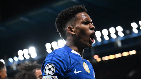 Estevao ghi dấu lịch sử Champions League sau khi làm lu mờ Yamal