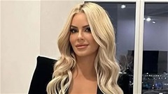 Nữ đô vật WWE khoe thân hình nóng bỏng, vòng 1 căng mọng