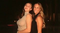 Á quân Wimbledon mặc áo xuyên thấu, khoe vòng một 'đồ sộ'