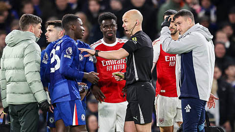 Cầu thủ đắt giá nhất lịch sử Chelsea nhận thẻ đỏ vì cú đạp bóng kinh hoàng