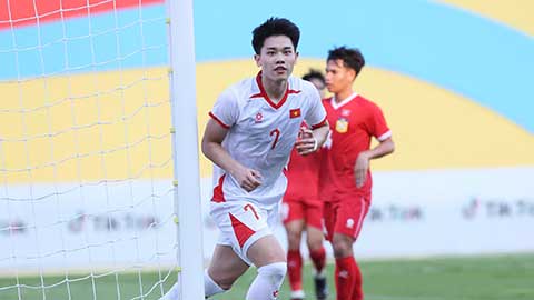 VIDEO Đình Bắc băng cắt cực nhanh đệm bóng tung lưới (Trực tiếp: U22 Việt Nam 1-0 U22 Lào)