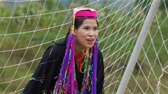 Phụ nữ vùng cao tranh tài ở giải bóng đá các dân tộc thiểu số