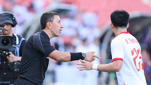 Trọng tài bất ngờ 'bẻ còi' công nhận bàn thắng của U22 Việt Nam