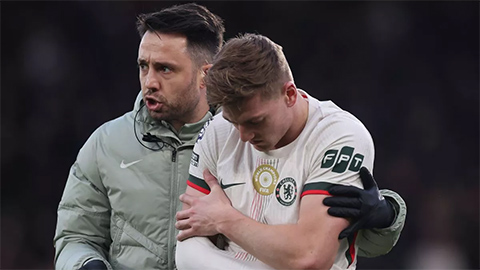 Liam Delap nghỉ 2 tháng vì chấn thương vai, Chelsea choáng váng