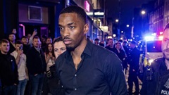 Cựu sao Premier League bị còng tay trong quán bar