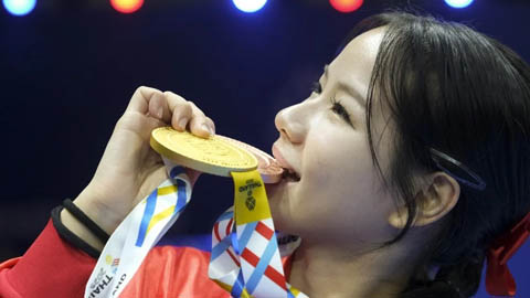 'Hot girl taekwondo' gây thương nhớ khi giành 2 huy chương cho đoàn thể thao Việt Nam