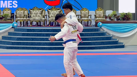 Hành động cực đẹp của VĐV Jujitsu Việt Nam trên sàn đấu SEA Games 33