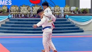 Hành động cực đẹp của VĐV Jujitsu Việt Nam trên sàn đấu SEA Games 33