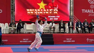 Đinh Thị Hương vừa đánh vừa trêu đối thủ Indonesia, giành HCV Karate
