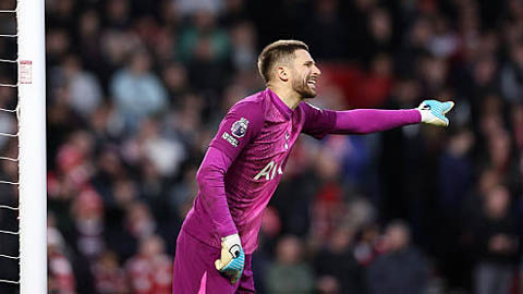 Vicario mắc sai lầm ngớ ngẩn khiến Tottenham thua trắng trước Nottingham