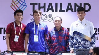 Trung vệ U22 Việt Nam lò HAGL nói tiếng Anh chuẩn Ielts giữa phóng viên quốc tế