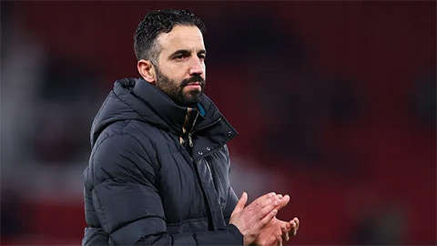 MU 'cào mặt ăn vạ' với FIFA